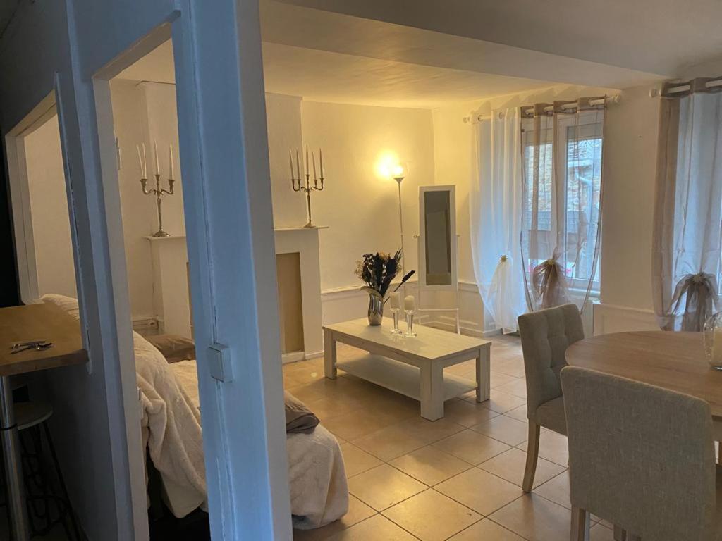 La Reine Apartment Авранш Екстериор снимка