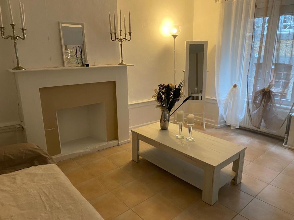 La Reine Apartment Авранш Екстериор снимка